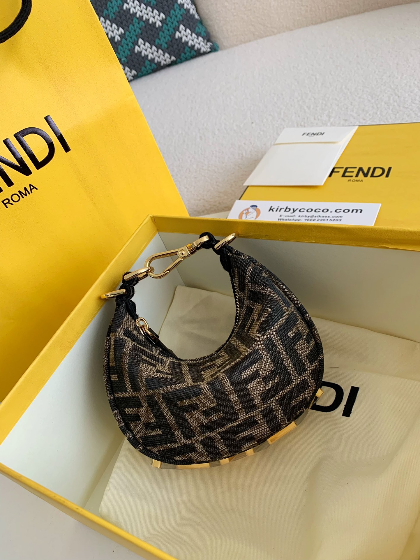 Fendi Mini Handbag, Top Quality Size: 16.5 * 14 * 5cm