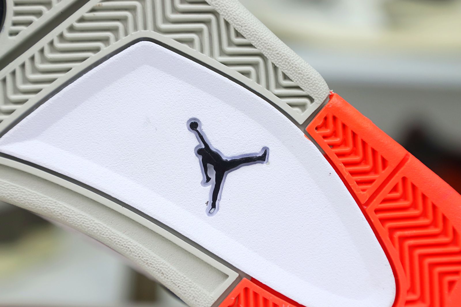 Jordan Air Jordan 4 Hot Lava