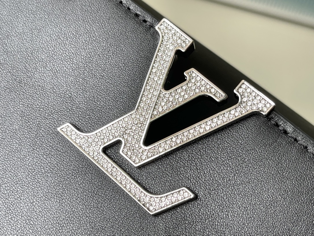 𝐋𝐎𝐔𝐈𝐒 𝐕𝐔𝐈𝐓𝐓𝐎𝐍   M51783