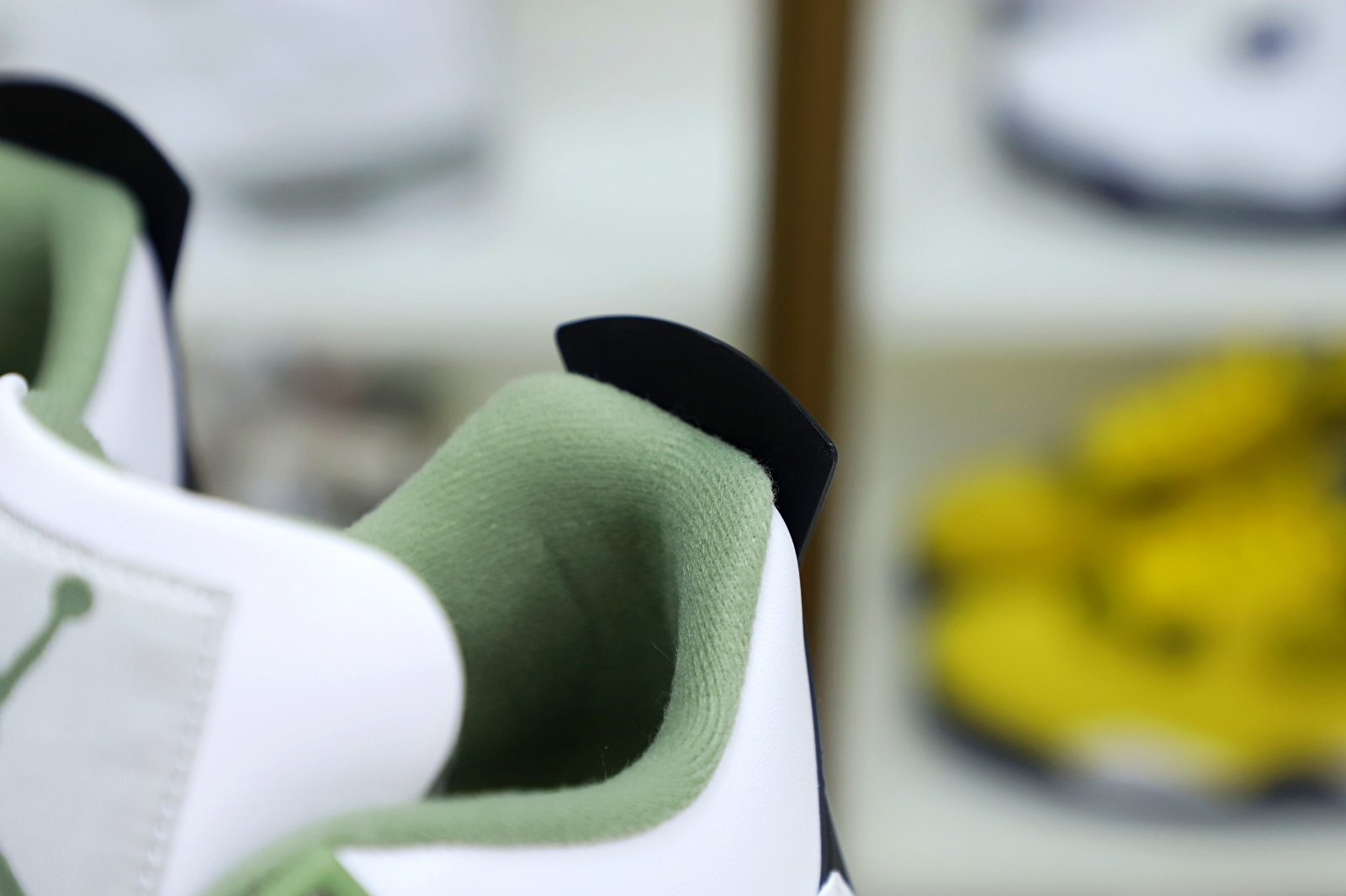 AIR JORDAN 4 SEAFOAM