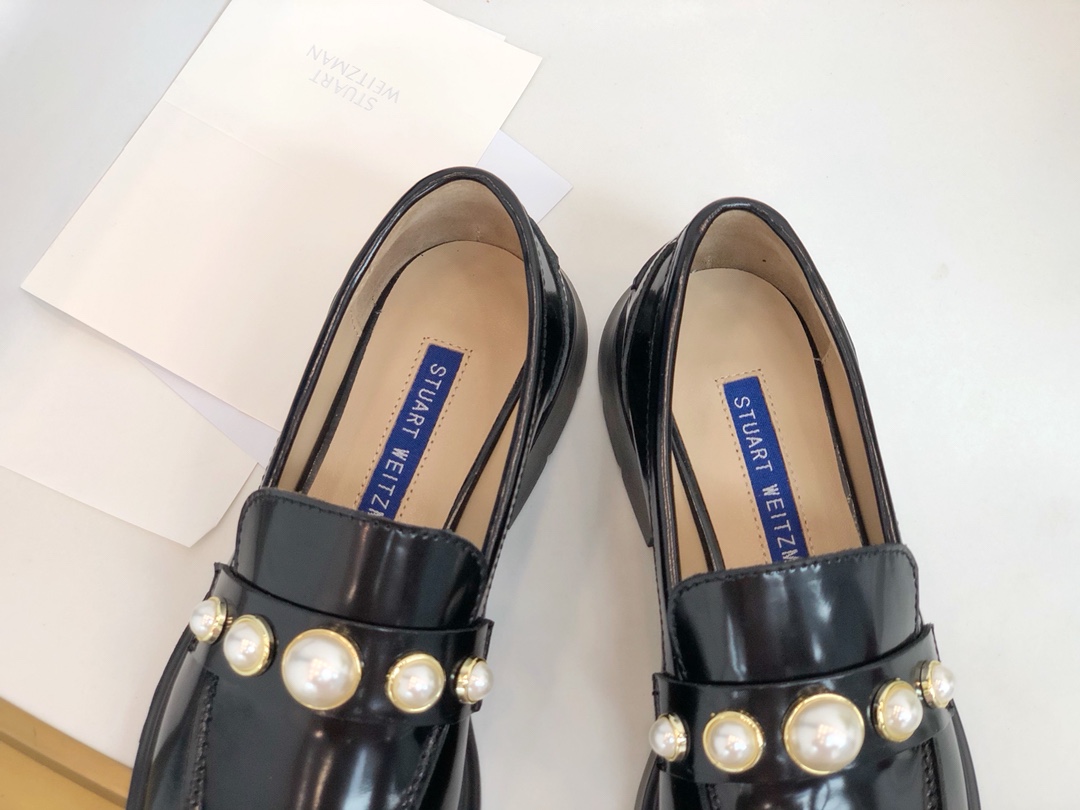 STUART WEITZMAN w Super good wearable Louboutins 〰️ million years classic small leather shoes