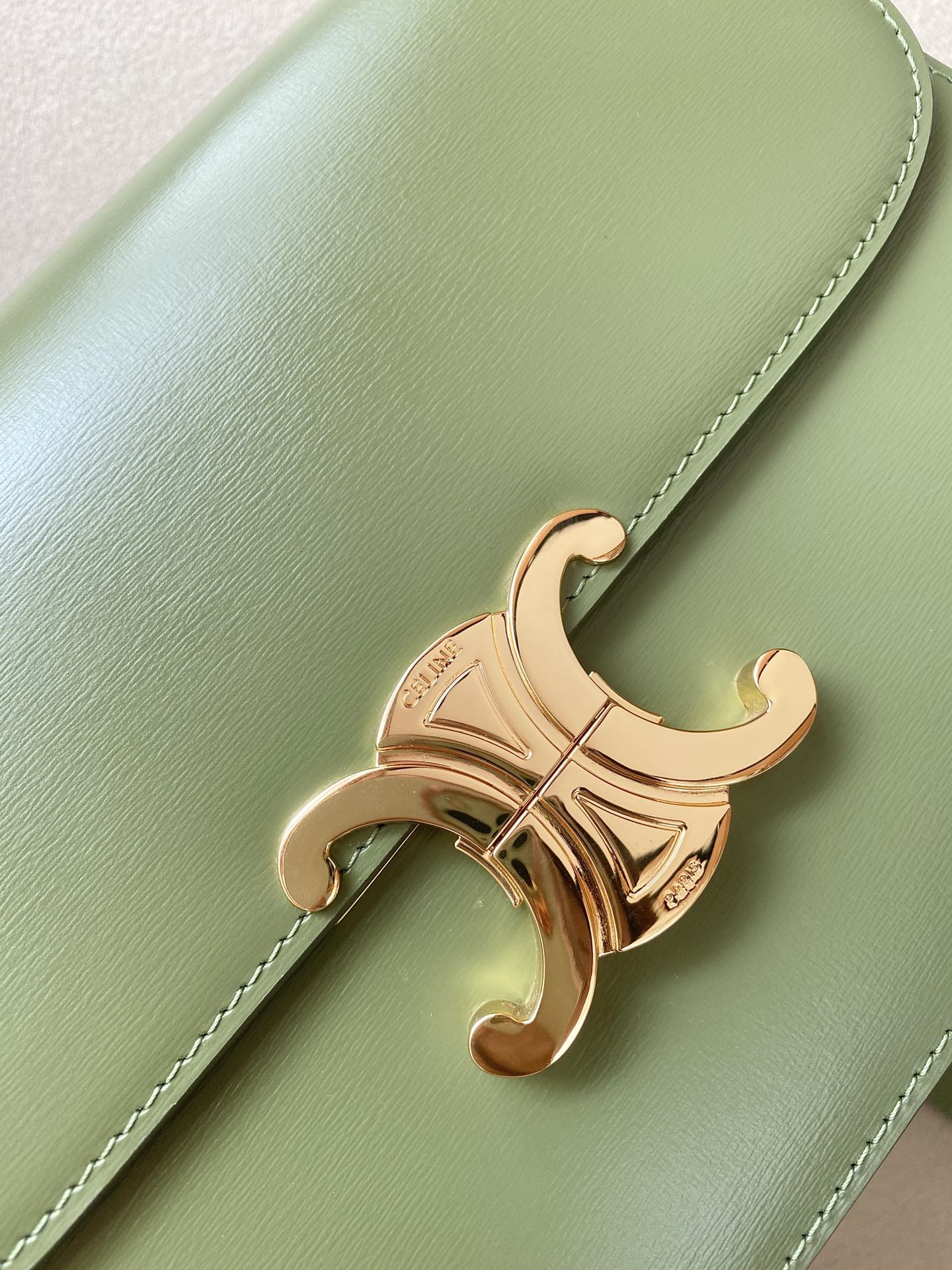 𝐂𝐞𝐥𝐢𝐧𝐞 Triomphe Medium 22.5cm