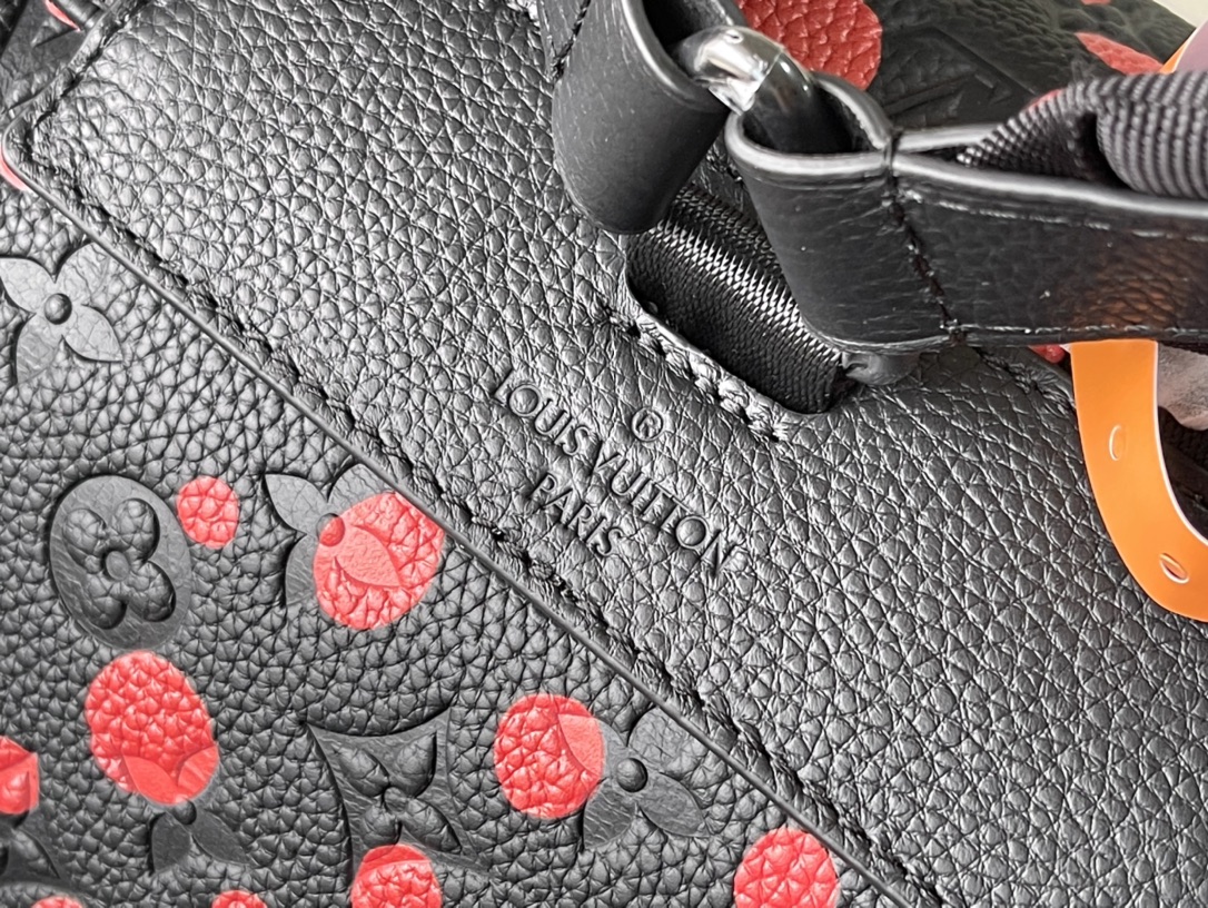 𝐋𝐎𝐔𝐈𝐒 𝐕𝐔𝐈𝐓𝐓𝐎𝐍   M21978