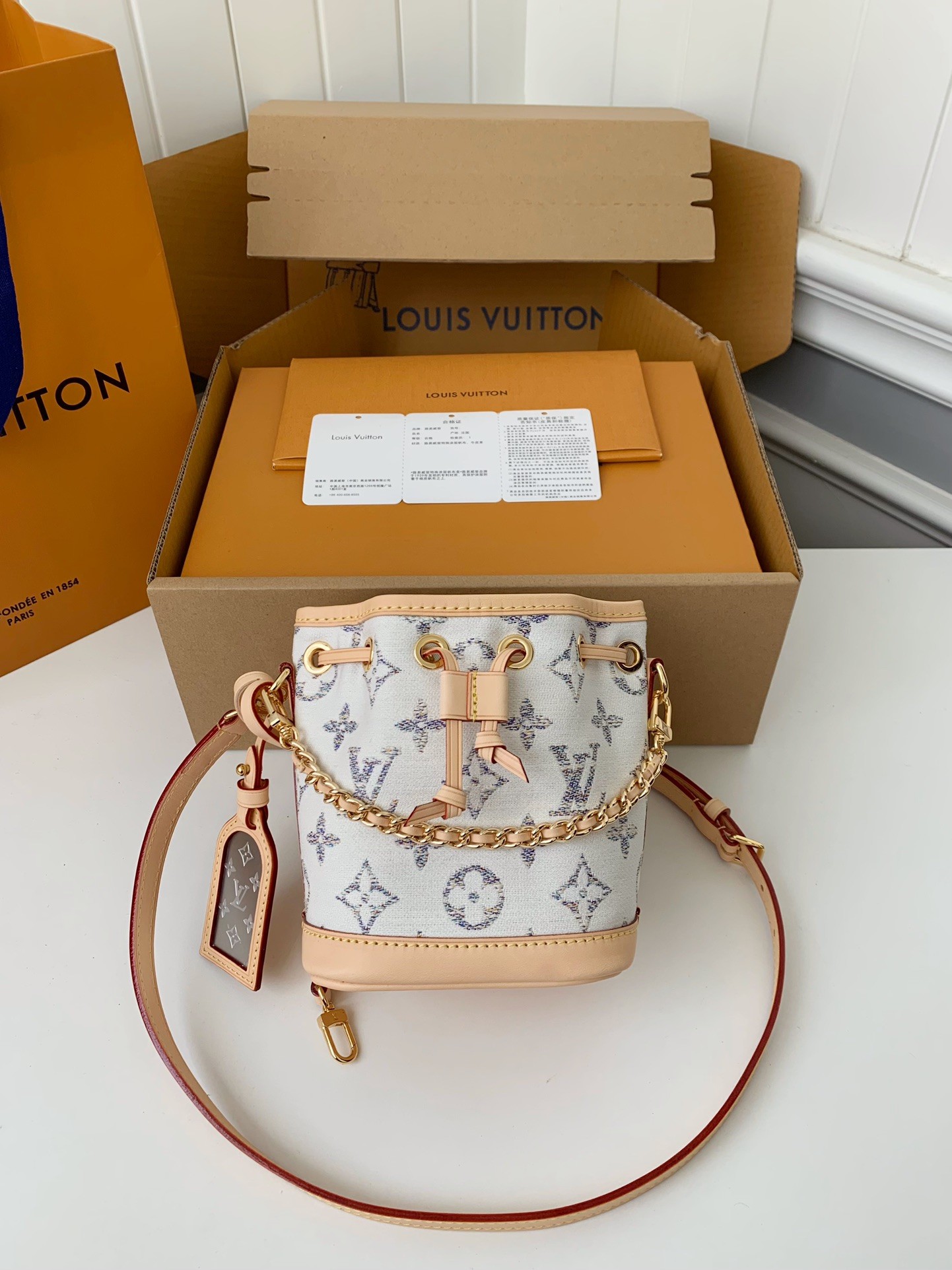 Louis Vuitton The new Nano No é M83453 Size：13*16*10cm