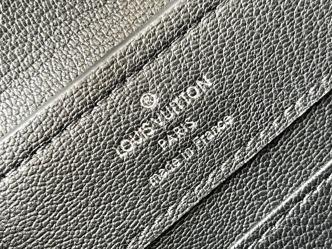 𝐋𝐎𝐔𝐈𝐒 𝐕𝐔𝐈𝐓𝐓𝐎𝐍   M51783