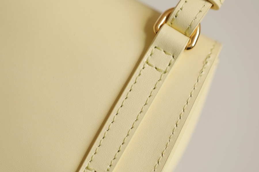 Dior Bobby Mini ✨ Light yellow DR-86