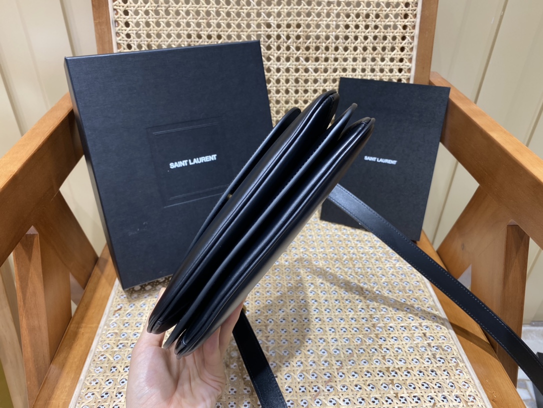 SAINT LAURENT ▪️𝐂𝐡𝐚𝐫𝐥𝐢𝐞▪️684742 original leather