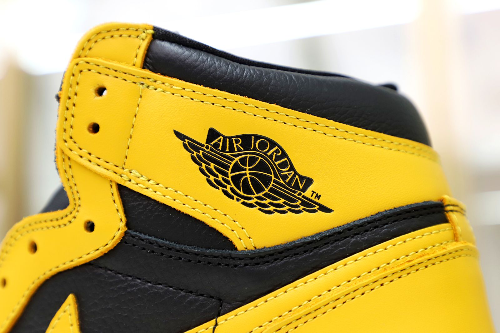 AIR JORDAN 1 HIGH RETRO OG POLLEN