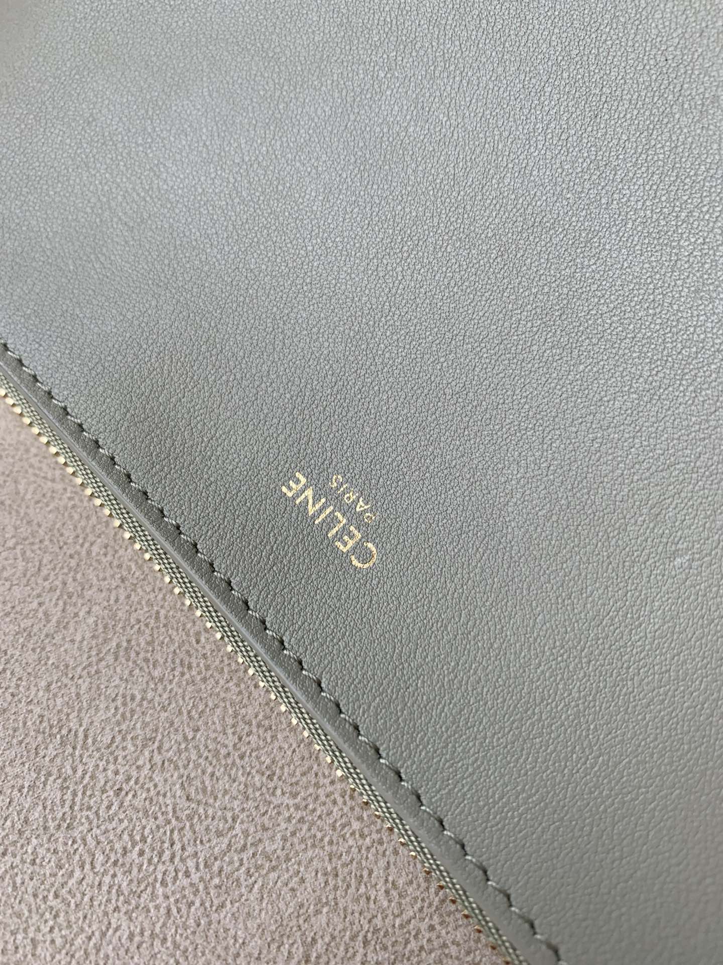 𝐂𝐞𝐥𝐢𝐧𝐞 BUCKET 16 bucket bag in smooth calfskin