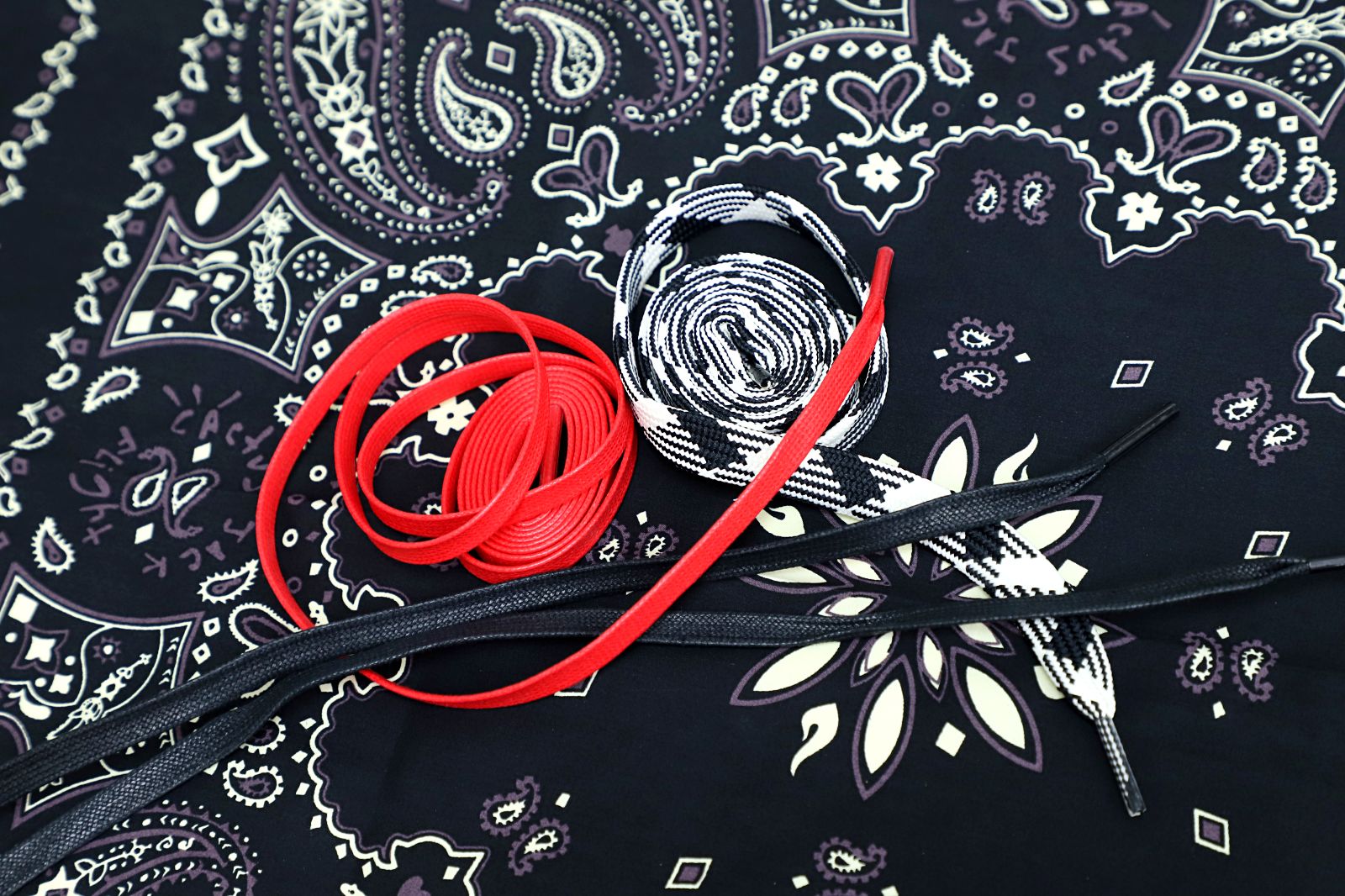 TRAVIS SCOTT X NIKE AIR JORDAN 1 LOW OG BLACK/PHANTOM