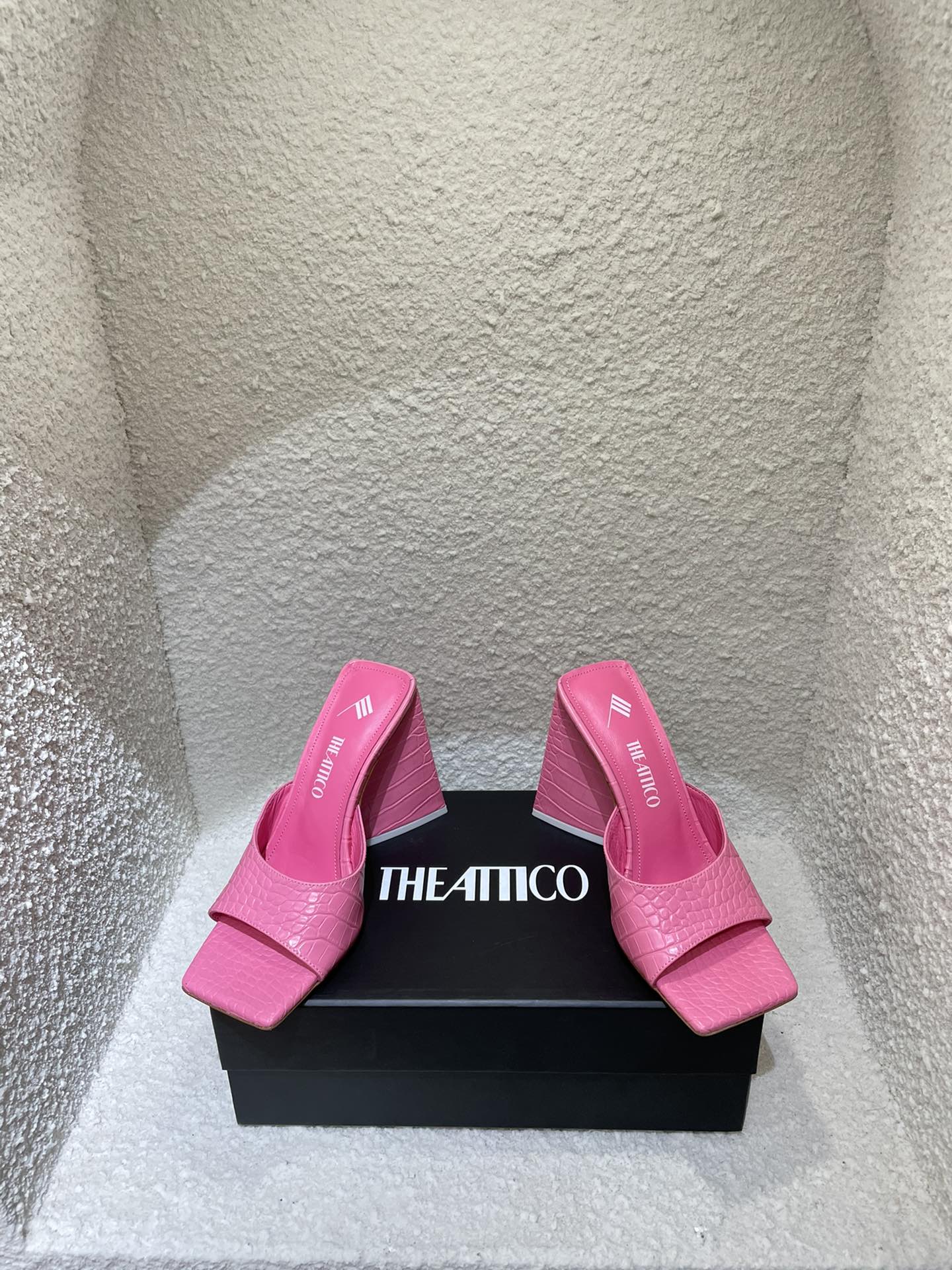 THE ATTICO | 𝟐𝟎𝟐𝟏/𝐒𝐒 𝐧𝐞𝐰 The attico triangle heel sandals lined with sheepskin leather genuine leather outsole