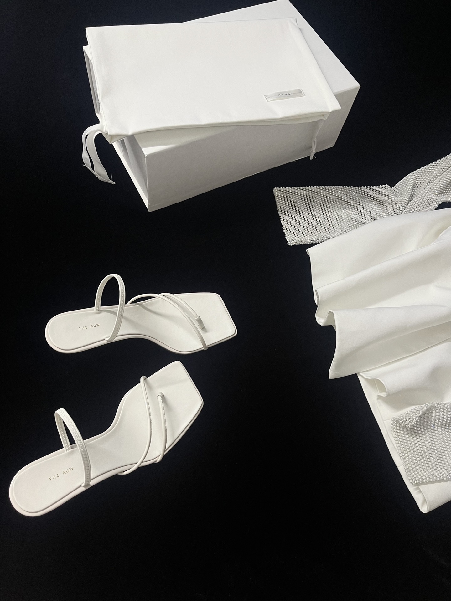 𝐓𝐡𝐞 𝐫𝐨𝐰 ｜𝟐𝟎𝟐𝟑/𝐒𝐒 𝐧𝐞𝐰 Minimalist sandals