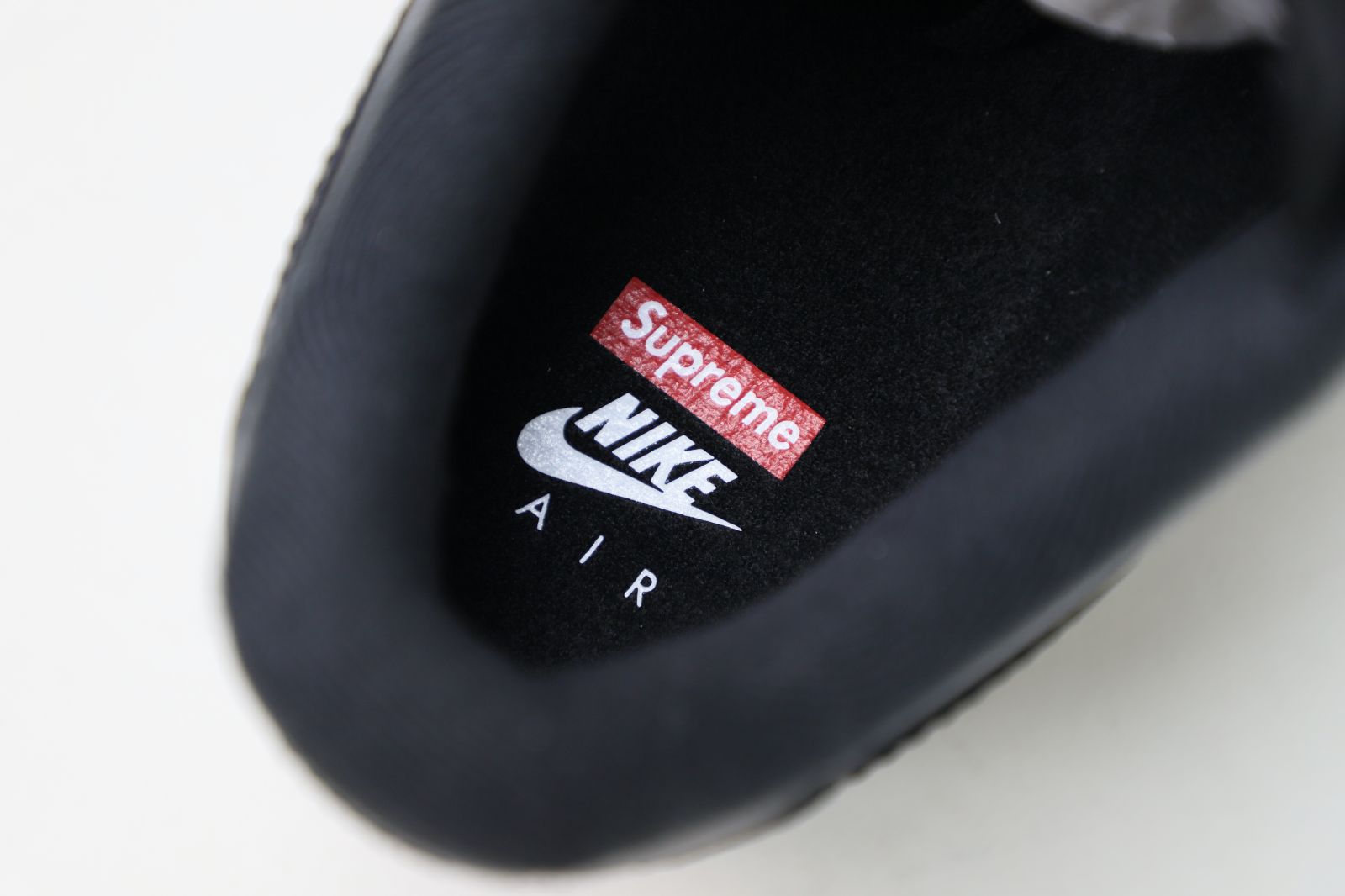 Supreme Nike Air Force 1 Low box logo