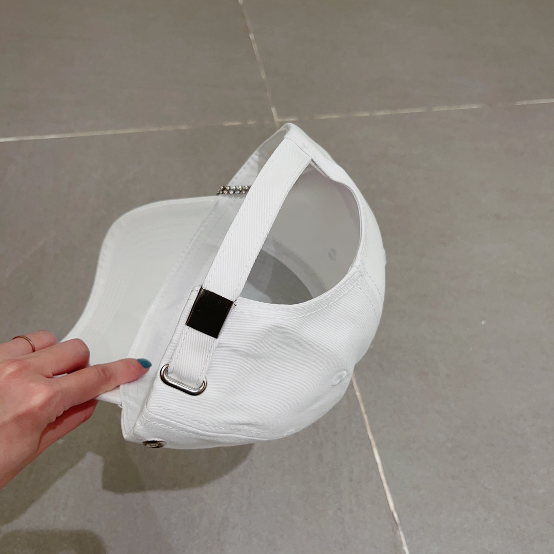 Celine  new peaked cap