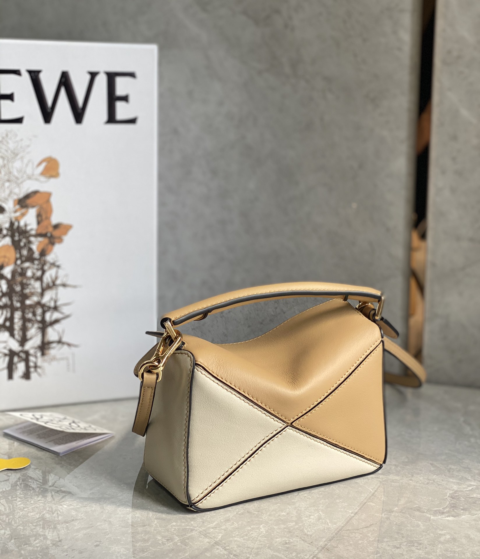 LOEWE    Puzzle bag