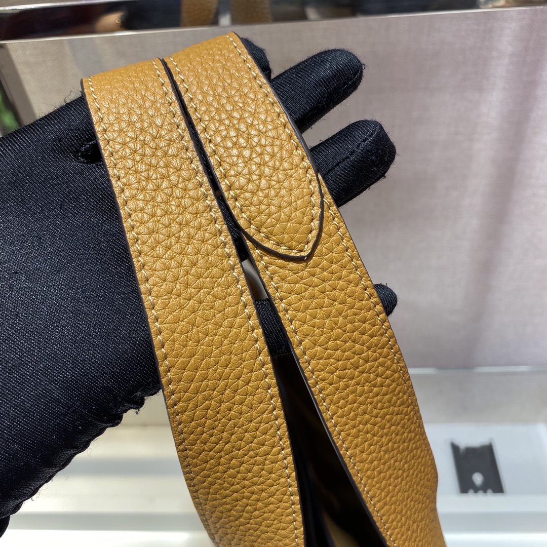 𝐏𝐑𝐀𝐃𝐀 New Bucket Bag