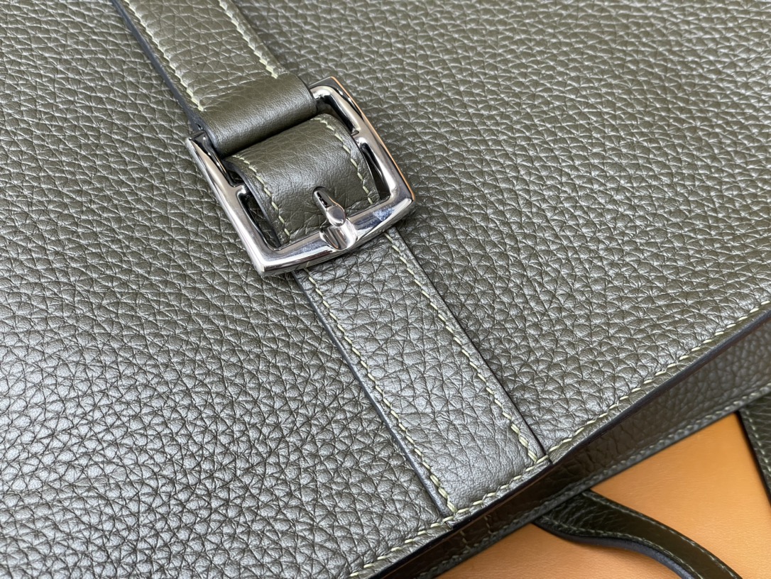 Halzan31 horseshoe bag original TC leather jungle green silver buckle