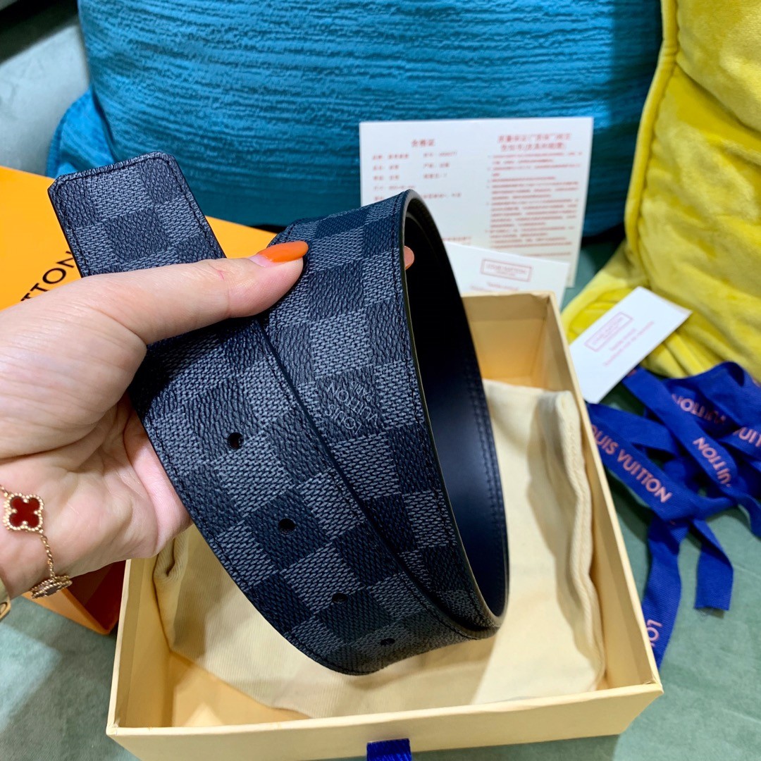 Louis Vuitton LV men's belt INITIALES