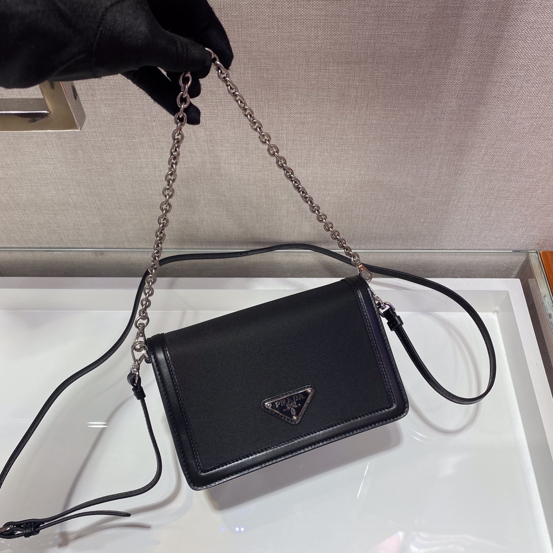 𝐏𝐑𝐀𝐃𝐀 1BP019 Crossbody bag