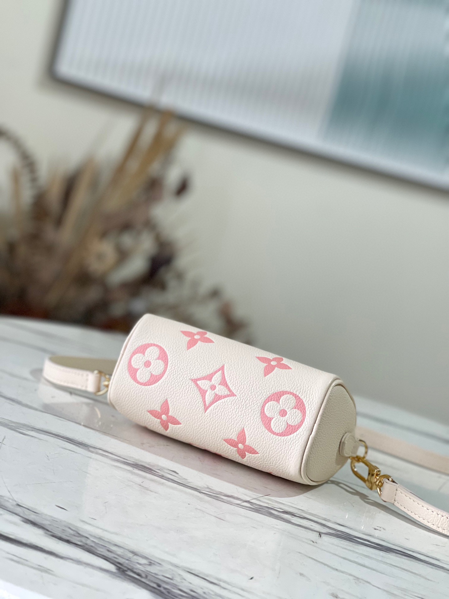 𝐋𝐎𝐔𝐈𝐒 𝐕𝐔𝐈𝐓𝐓𝐎𝐍    M81913