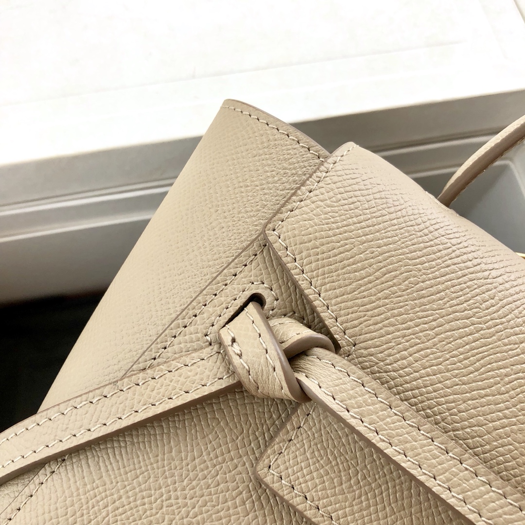 𝐂𝐞𝐥𝐢𝐧𝐞 𝐛𝐞𝐥𝐭 𝐩𝐢𝐜𝐨 𝟏𝟔𝐜𝐦 Grained Calfskin Bag