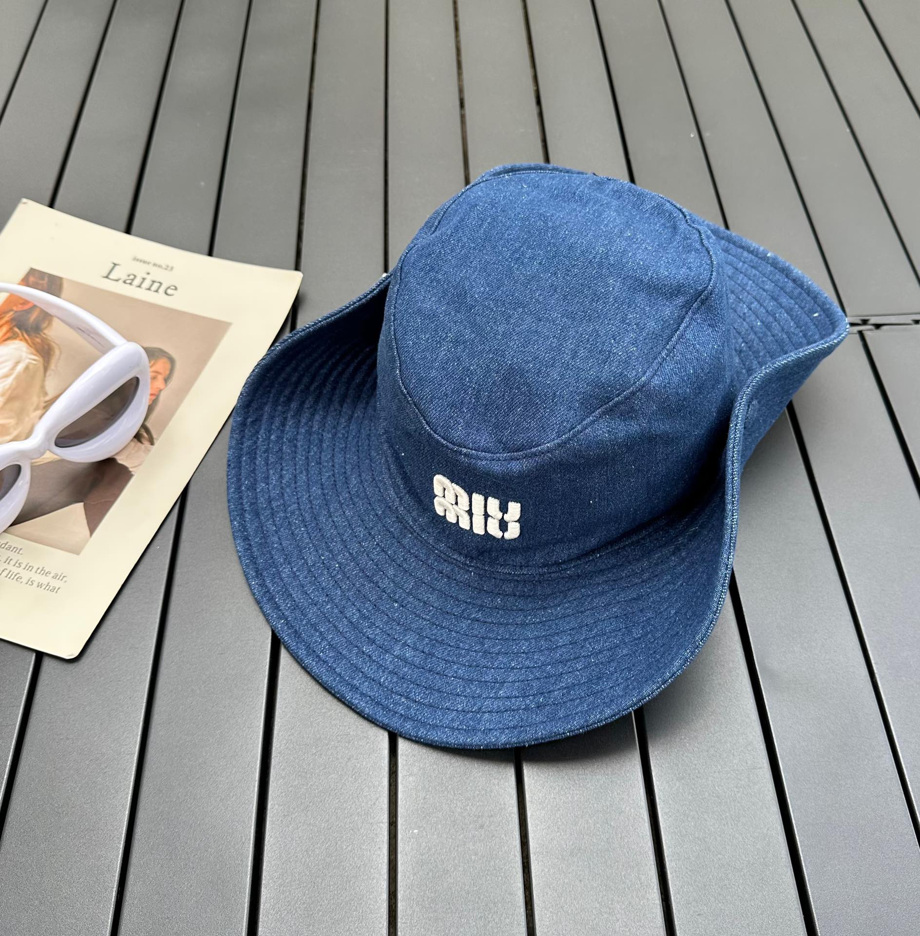 miumiu bucket hat