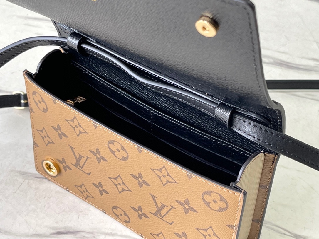 𝐋𝐎𝐔𝐈𝐒 𝐕𝐔𝐈𝐓𝐓𝐎𝐍 M81830