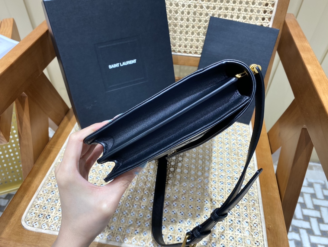 SAINT LAURENT【𝗚𝗔𝗕𝗬】  #668863