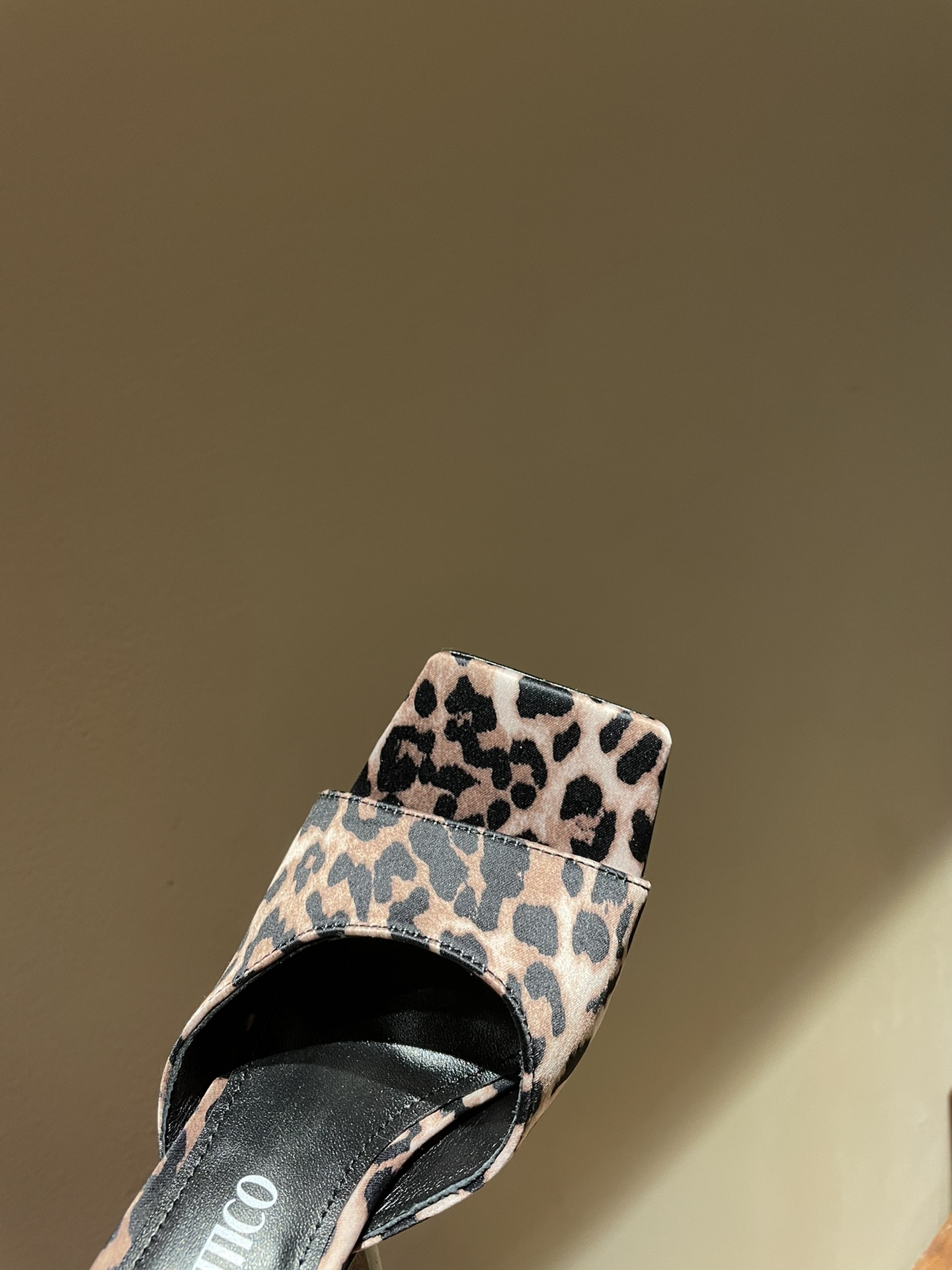 TheAttico | 𝟐𝟎𝟐𝟐𝟐/𝐒𝐒 𝐧𝐞𝐰 Spring/Summer 2021 collection The Attico personality triangle heel high heel sandals