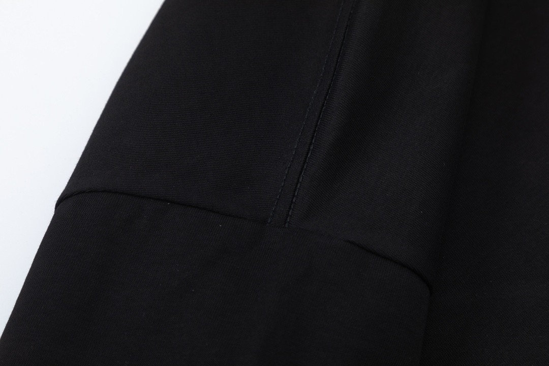 Louis Vuitton 23SS lettered gold classic T-shirt