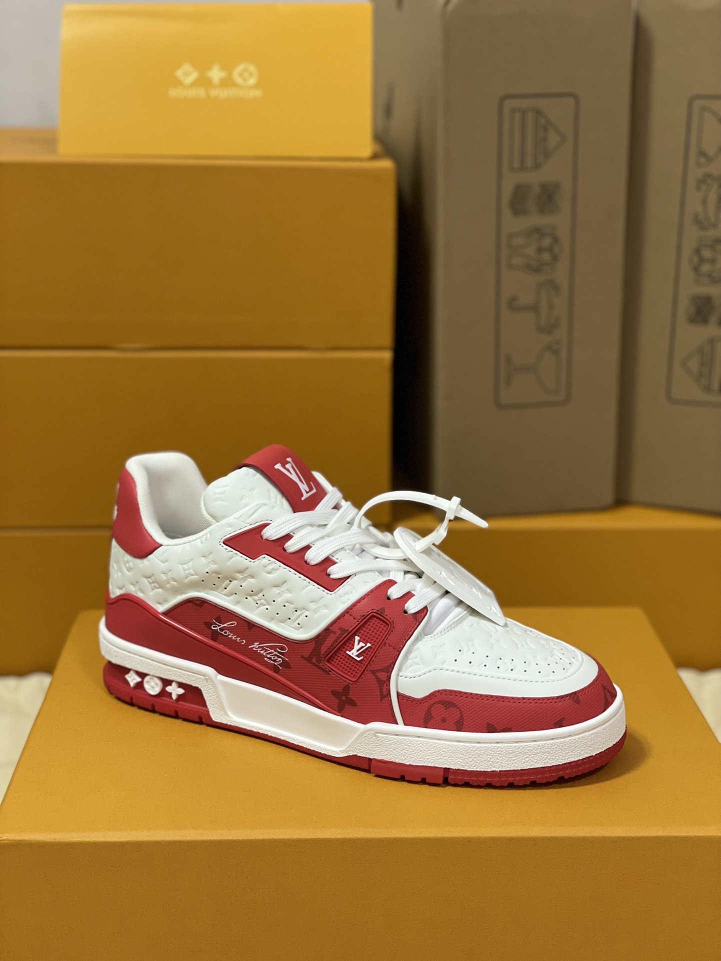 Louis Vuitton Trainer Sneakers Couple Model LD 0727