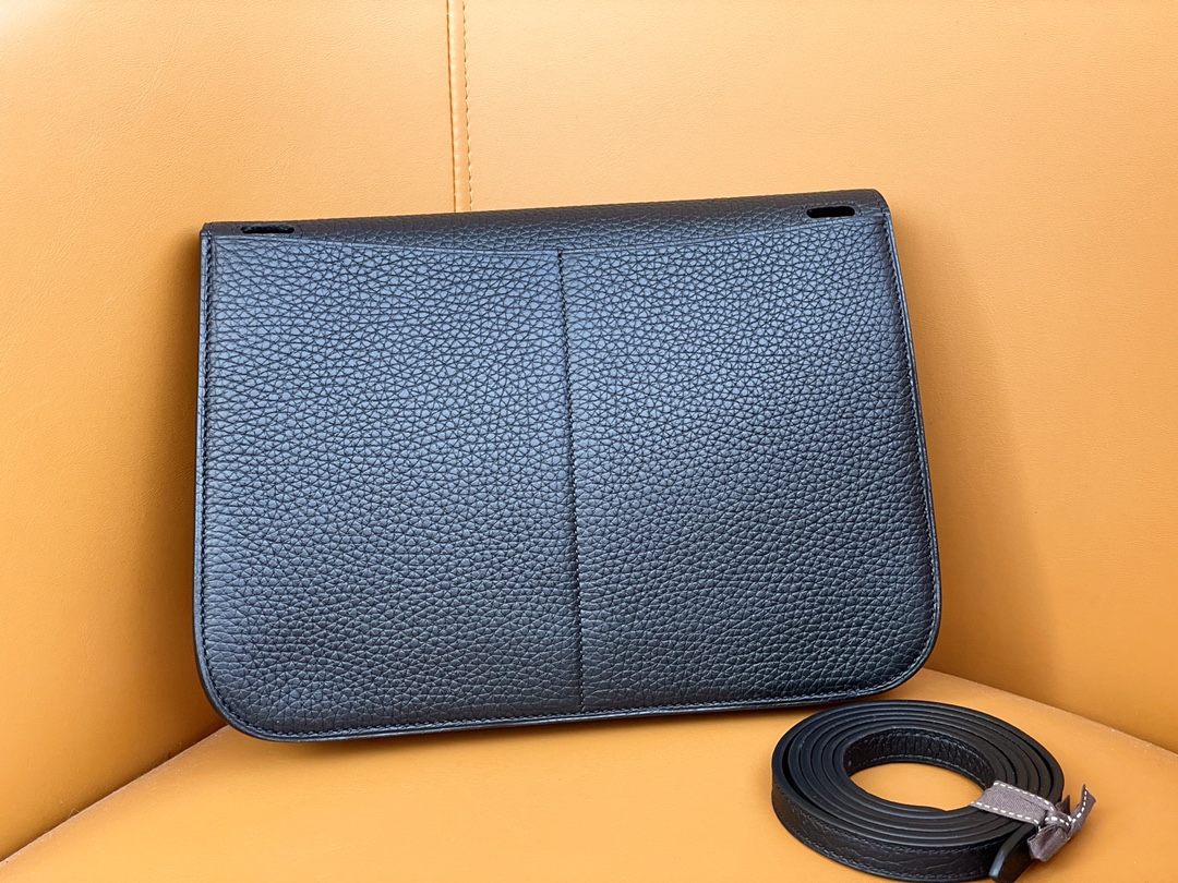 Halzan 25 gold buckle black TC leather