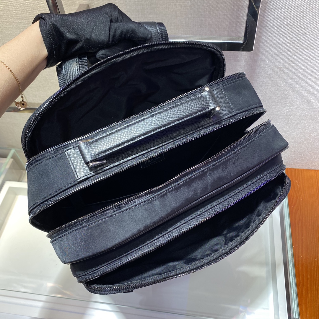 𝐏𝐑𝐀𝐃𝐀 New Shoulder Bag 2VZ049