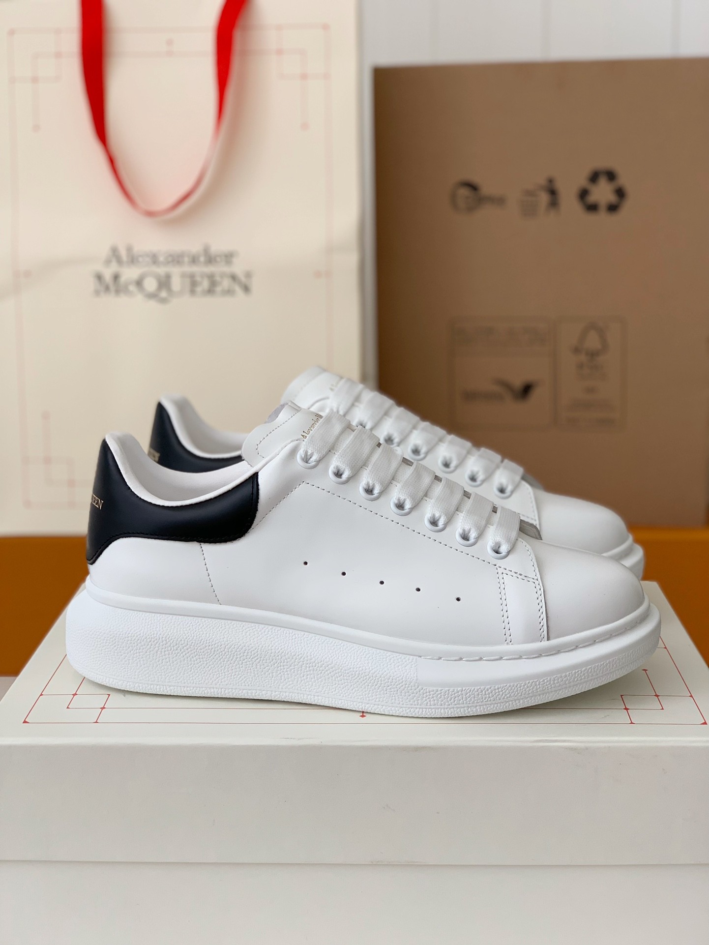 Alexander McQueen versatile Sneakers