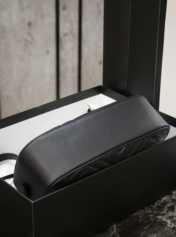 GUCCI 𝙈𝙖𝙧𝙢𝙤𝙣𝙩  #447632