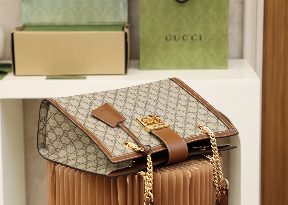 GUCCI 𝐏𝐚𝐝𝐥𝐨𝐜𝐤 series medium original leather #479197