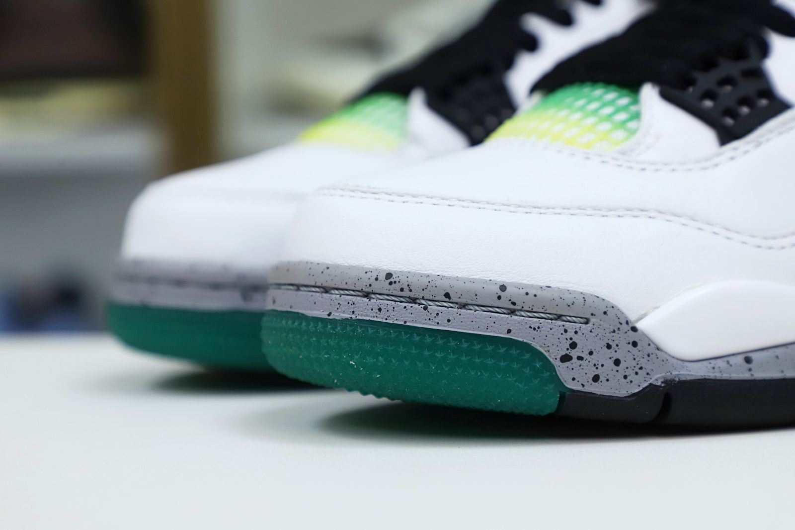 WMNS AIR JORDAN 4 RETRO RAST