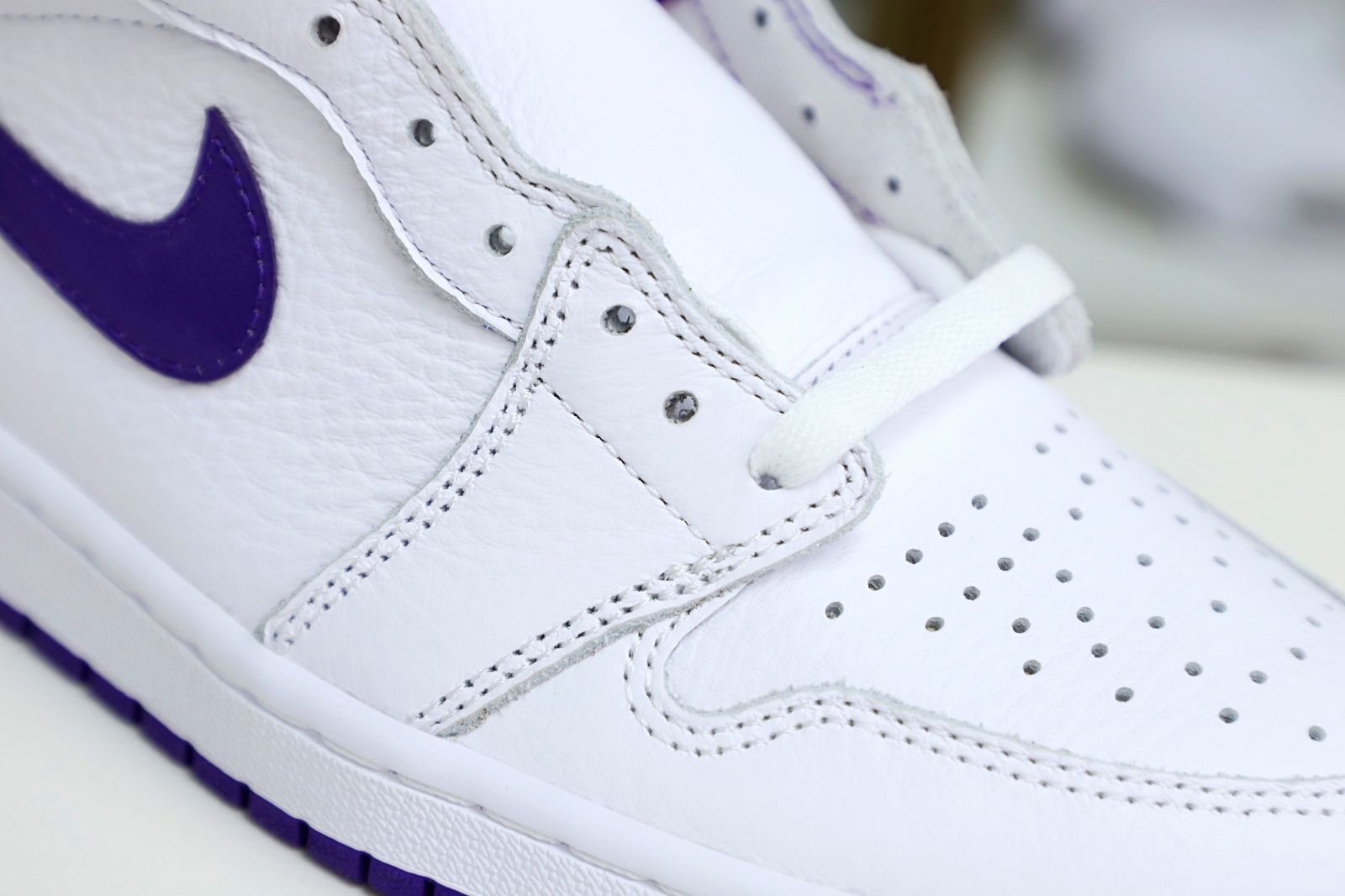 Air Jordan 1 High OG Court Purple
