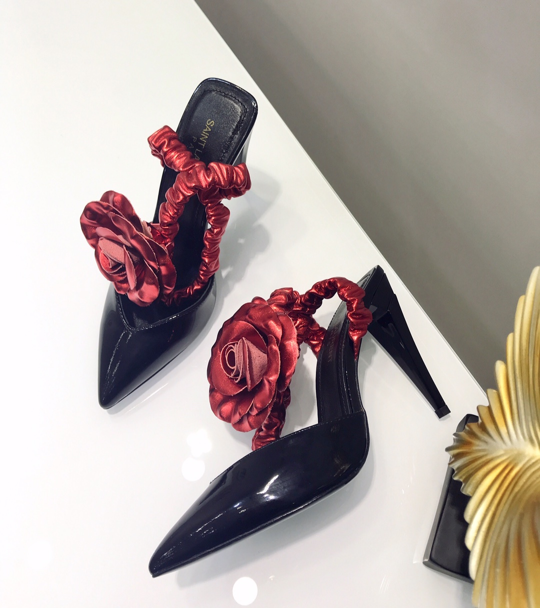 [Saint Laurent / Saint Laurent] YSL show live 18SS spring and summer show new ladies pointed high heels