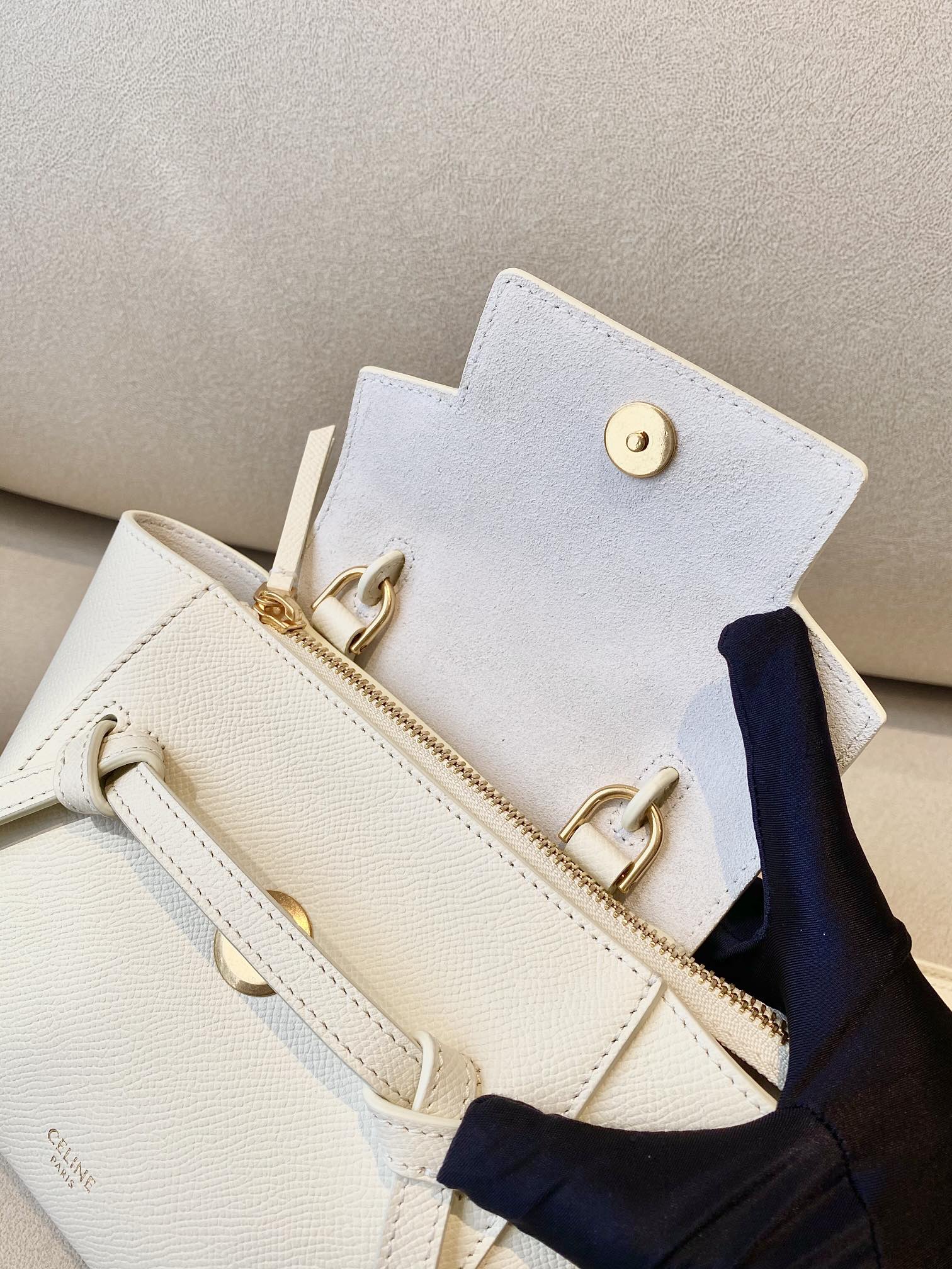 𝐂𝐞𝐥𝐢𝐧𝐞 𝐛𝐞𝐥𝐭 𝐩𝐢𝐜𝐨 𝟏𝟔𝐜𝐦 Grained Calfskin Bag