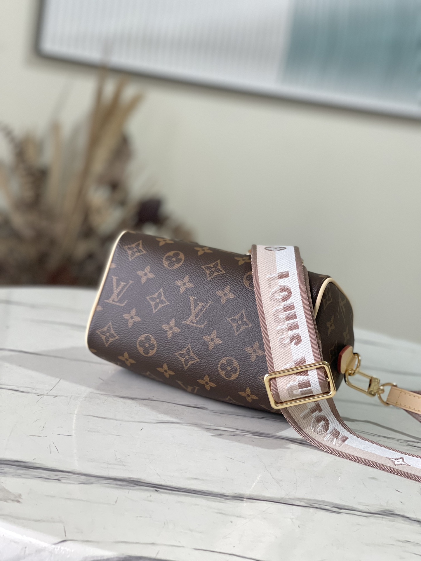 𝐋𝐎𝐔𝐈𝐒 𝐕𝐔𝐈𝐓𝐓𝐎𝐍 M46222