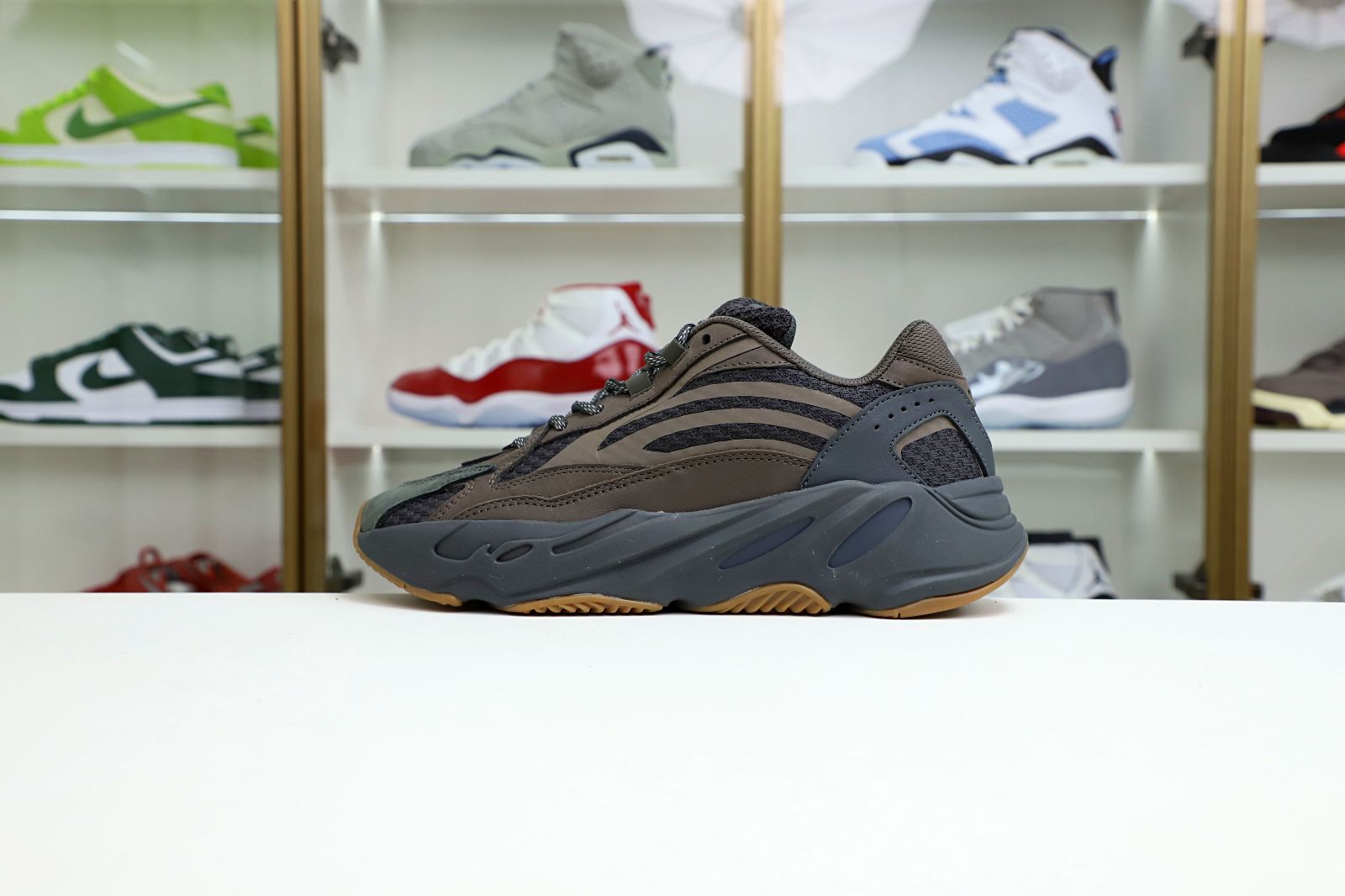 Yeezy boost 700 V2 Geode