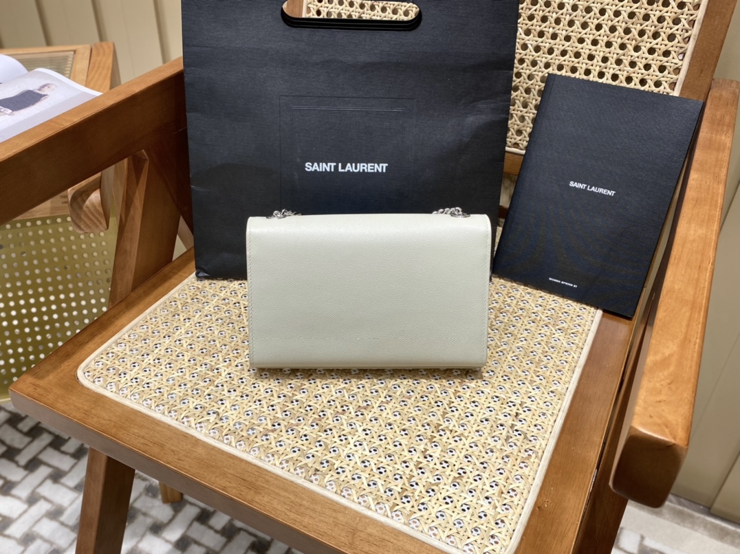 SAINT LAURENT #𝙆𝙖𝙩𝙚 20𝙘𝙢#474366Q