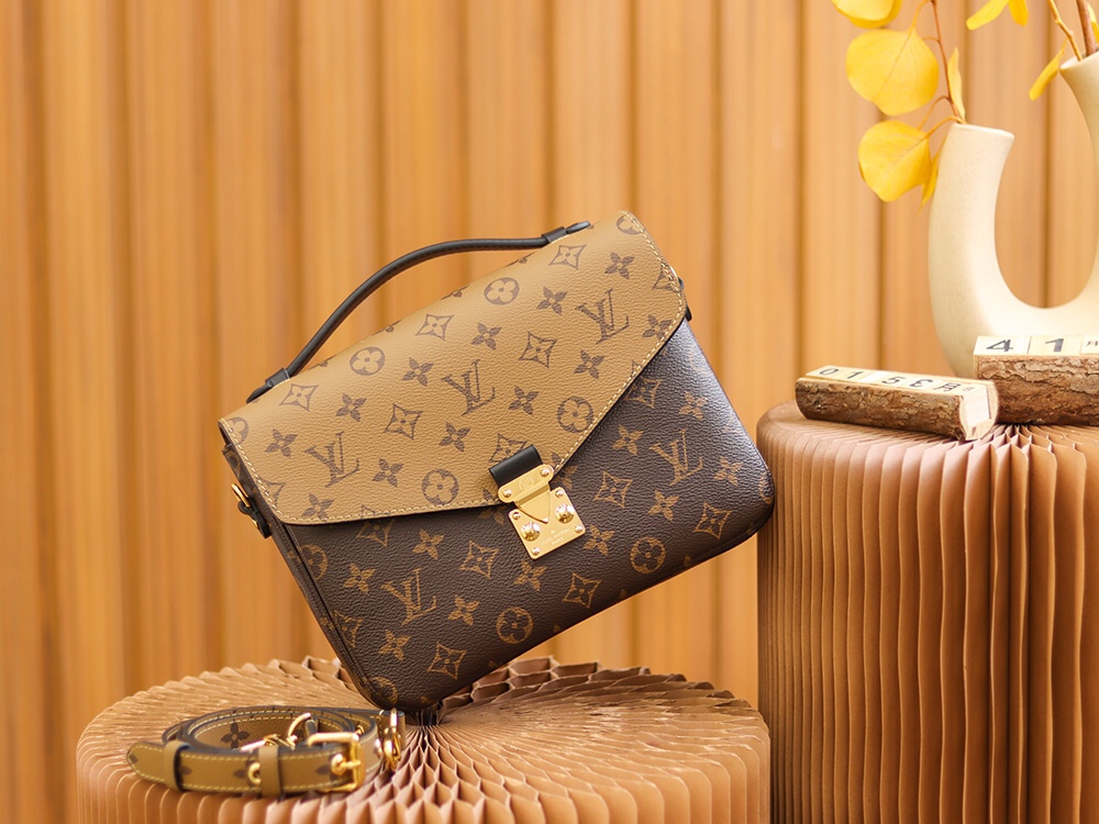 Louis Vuitton 𝙋𝙊𝘾𝙃𝙀𝙏𝙏𝙃 𝙈𝙀𝙏𝙄𝙎 M44876 messenger bag