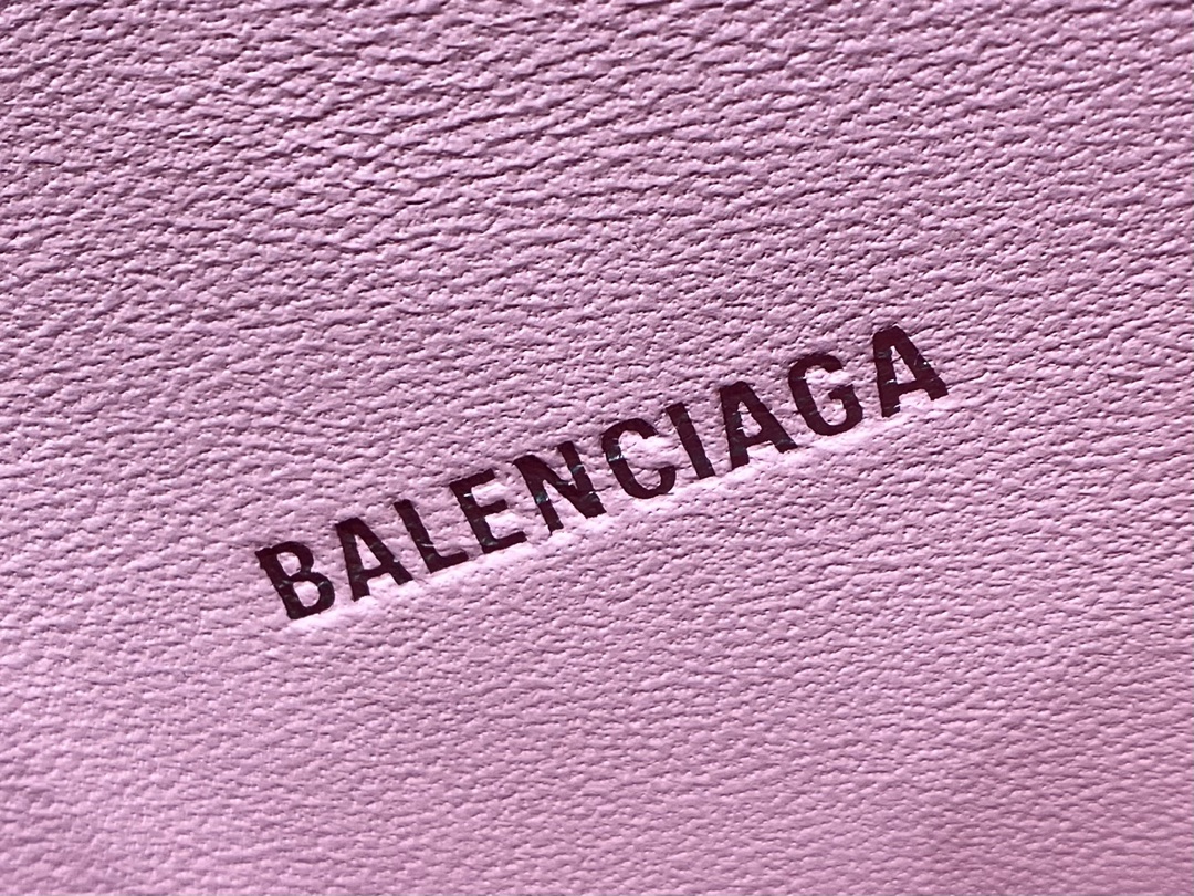 BALENCIAGA 𝐇𝐨𝐮𝐫𝐠𝐥𝐚𝐬𝐬 𝐗𝐒 crocodile-textured cowhide