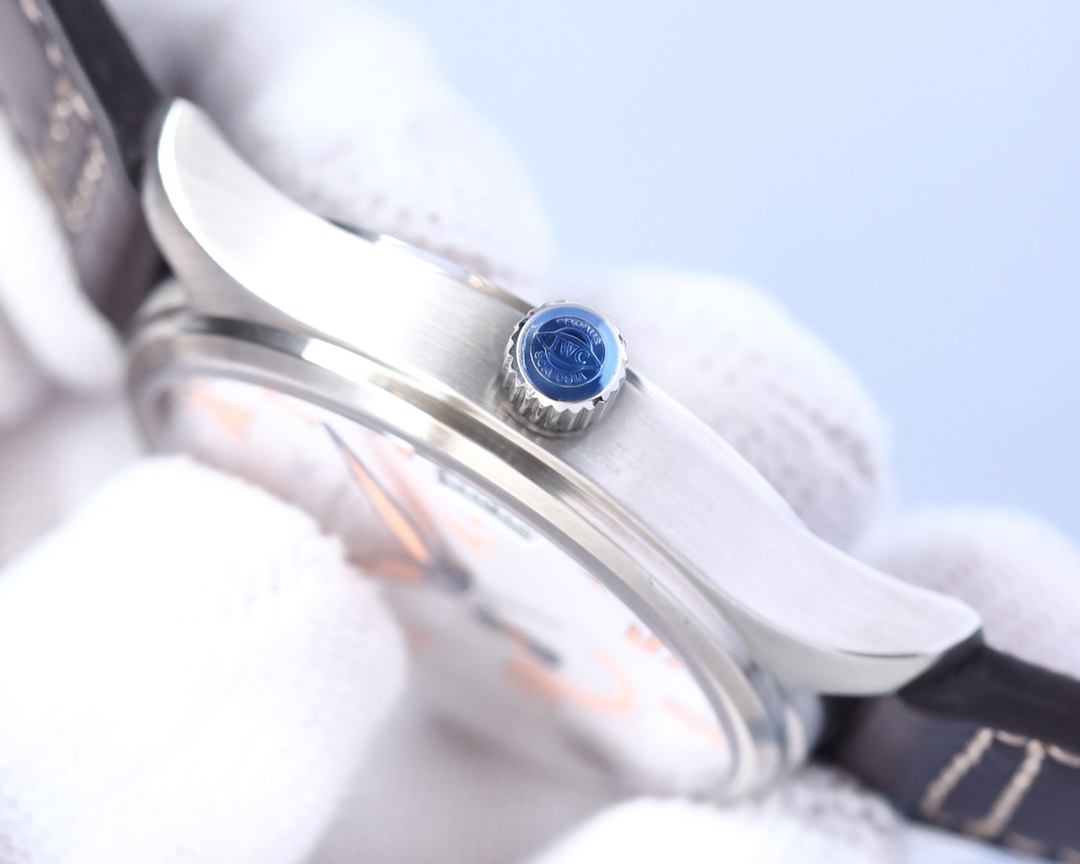 IWC- The line staff series lW5127537 movement automatic mechanical Swiss machine 2824 316 stainless steel