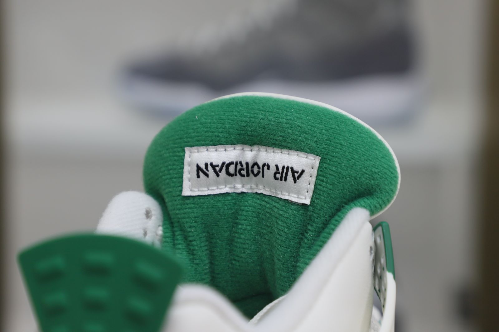 NIKE SB X AIR JORDAN 4 RETRO PINE GREEN