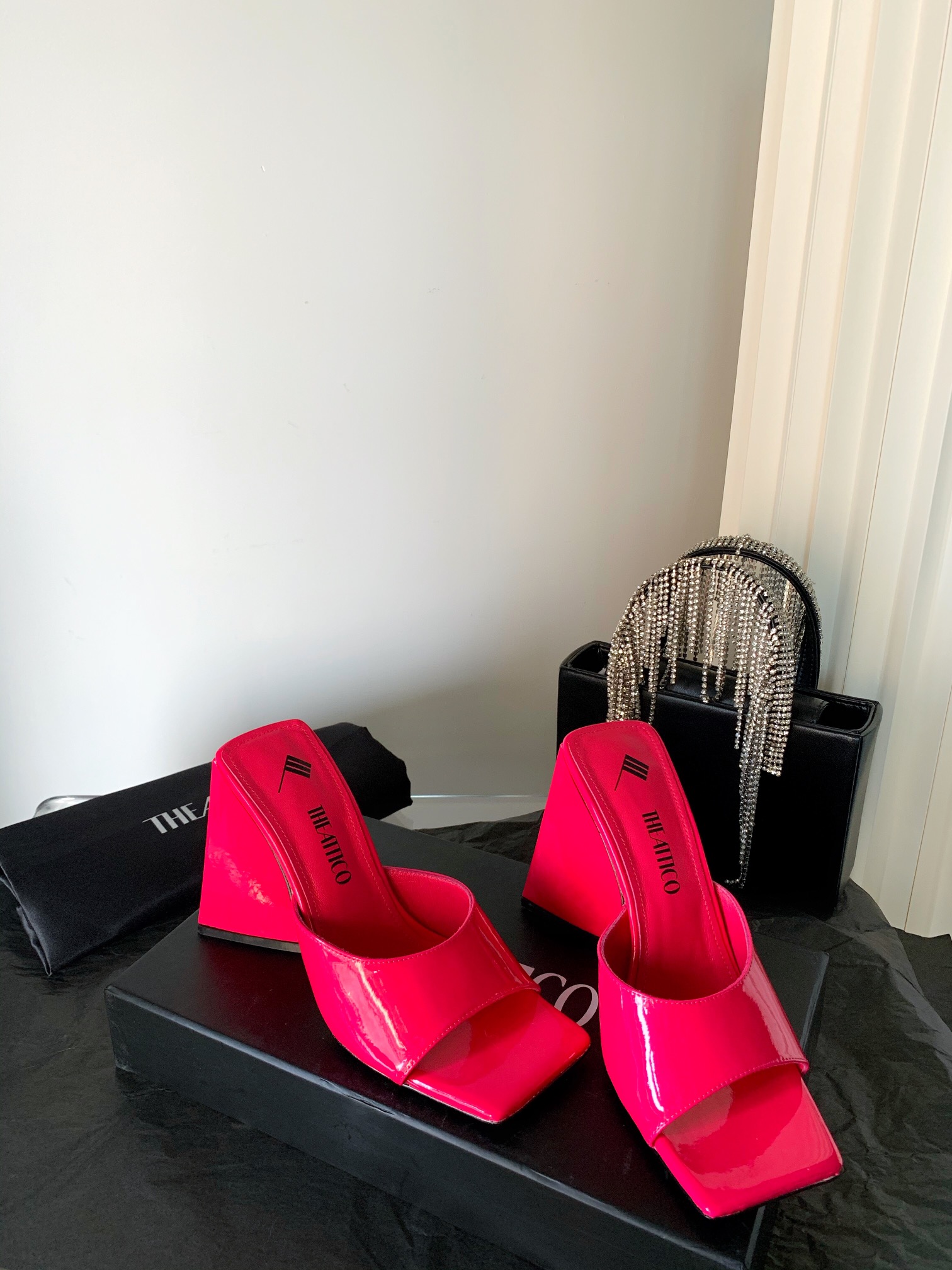 THE ATTICO | 𝟐𝟎𝟐𝟏/𝐒𝐒 𝐧𝐞𝐰 The attico triangle heel sandals lined with sheepskin leather genuine leather outsole