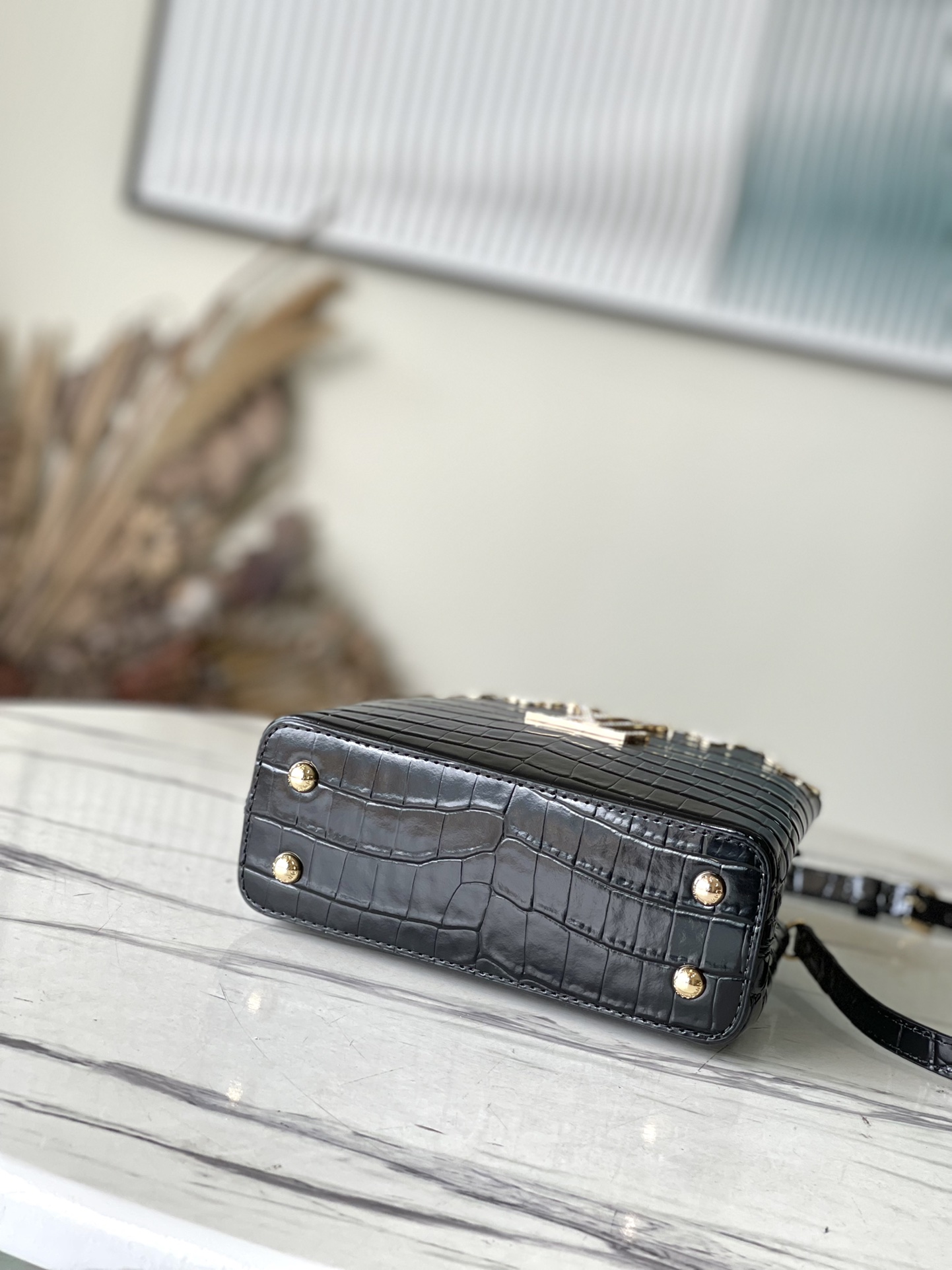 𝐋𝐎𝐔𝐈𝐒 𝐕𝐔𝐈𝐓𝐓𝐎𝐍   M51783