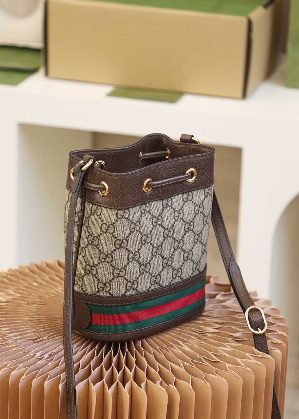GUCCI 𝐎𝐩𝐡𝐢𝐝𝐚 𝐆𝐆 𝐌𝐢𝐧𝐢 small bucket bag #550620